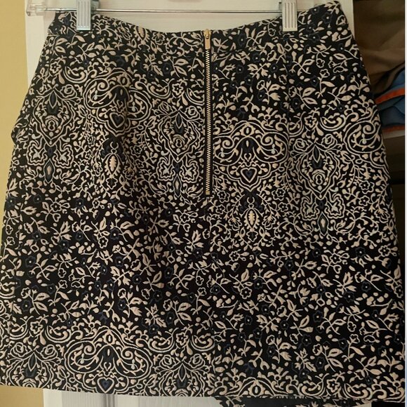 H&M Skirt - New with Tags!! - Picture 2 of 3